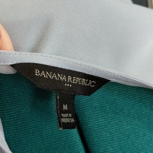 **Banana Republic** Barely Blue Size Medium Blouse - Picture 4 of 6